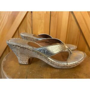 Born Sandals Womens 7 Gold Leather Cork Block Heel Casual Resort Vacation